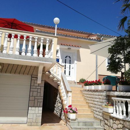 Apartman Larisa Daire Kampor Dış mekan fotoğraf