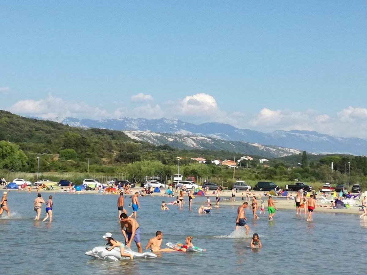 Apartman Larisa Daire Kampor Dış mekan fotoğraf