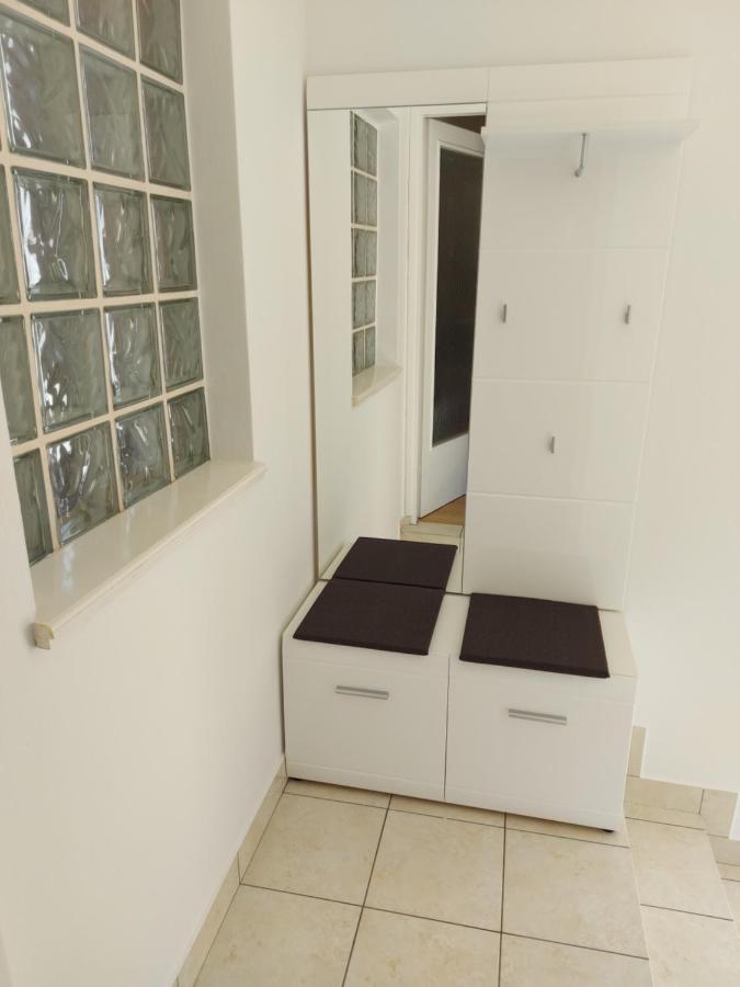 Apartman Larisa Daire Kampor Dış mekan fotoğraf