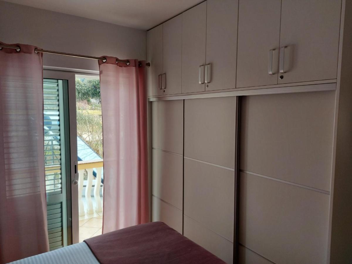 Apartman Larisa Daire Kampor Dış mekan fotoğraf