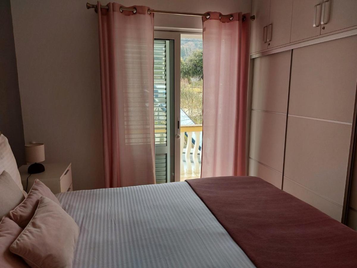 Apartman Larisa Daire Kampor Dış mekan fotoğraf